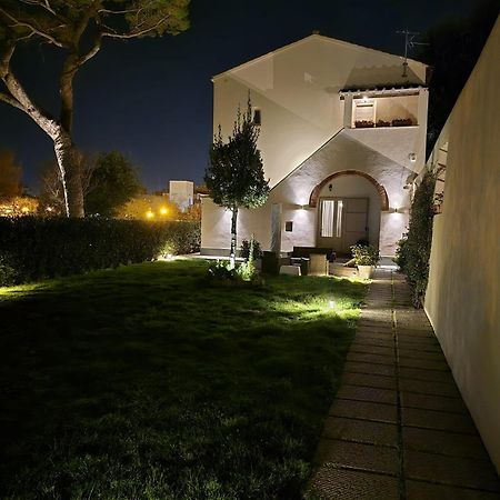La Villa Apartments Tinaia - Excellent For Sardegna & Corsica - 6-8 Beds - Private Parking Included With Camera Livorno Luaran gambar