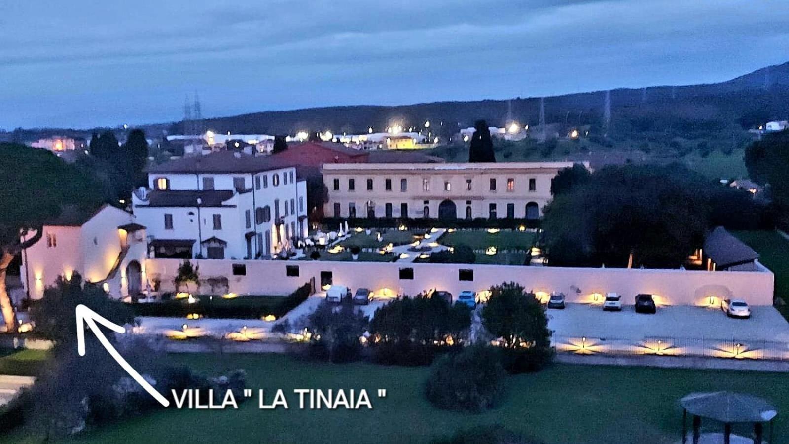 La Villa Apartments Tinaia - Excellent For Sardegna & Corsica - 6-8 Beds - Private Parking Included With Camera Livorno Luaran gambar