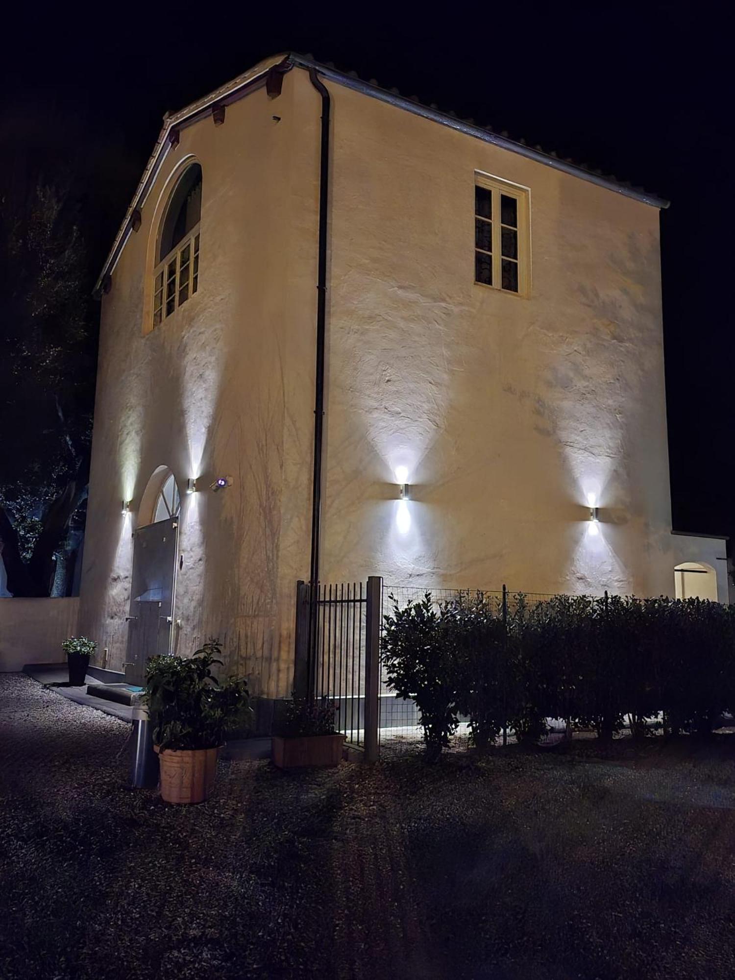 La Villa Apartments Tinaia - Excellent For Sardegna & Corsica - 6-8 Beds - Private Parking Included With Camera Livorno Luaran gambar