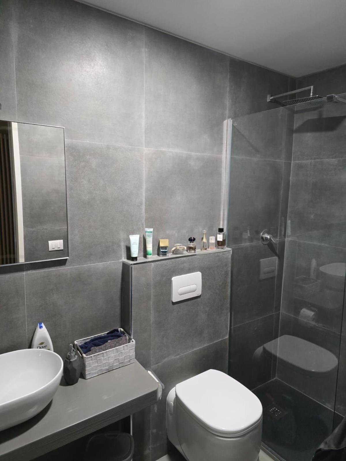 La Villa Apartments Tinaia - Excellent For Sardegna & Corsica - 6-8 Beds - Private Parking Included With Camera Livorno Luaran gambar